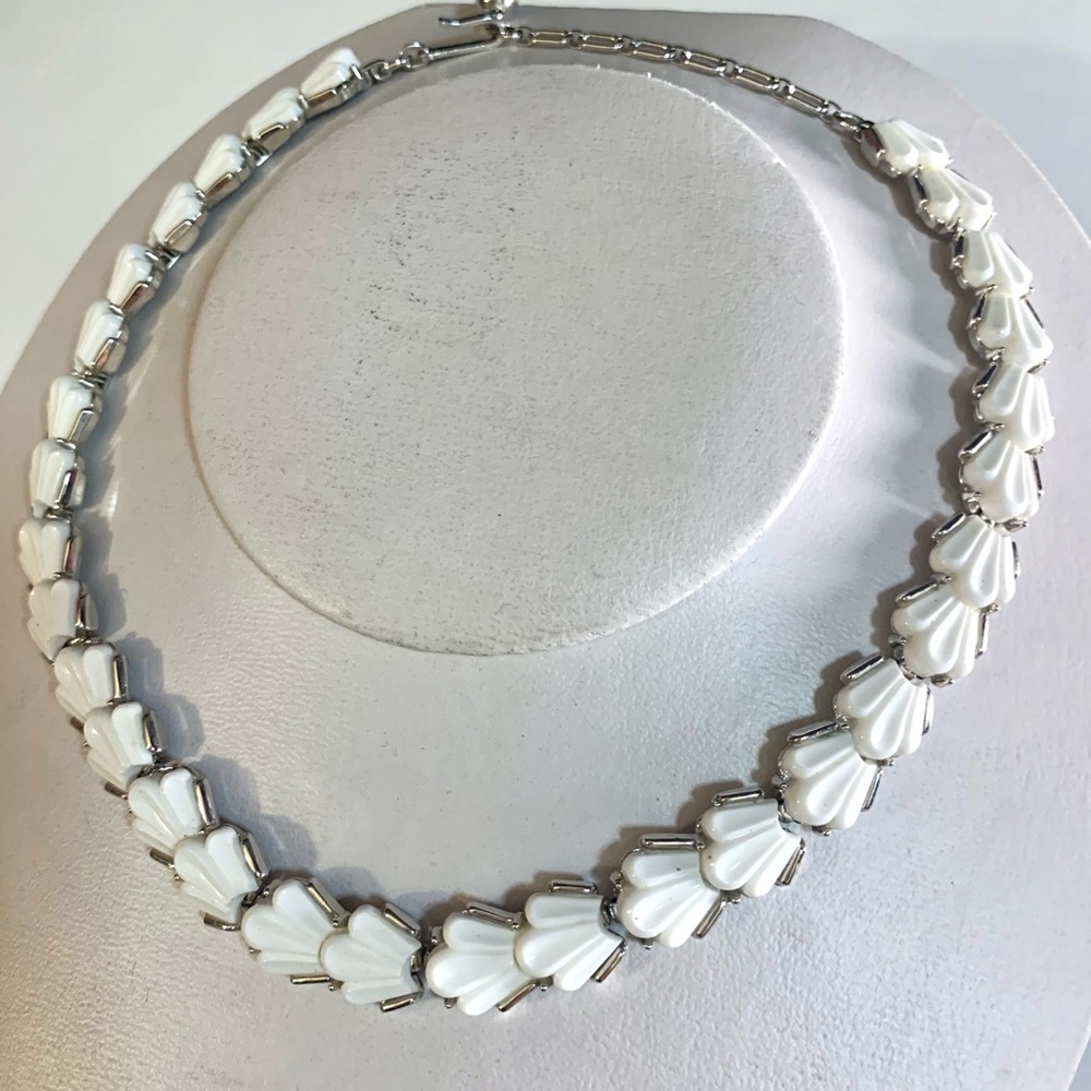 Vintage Trifari necklace with molded seashell links